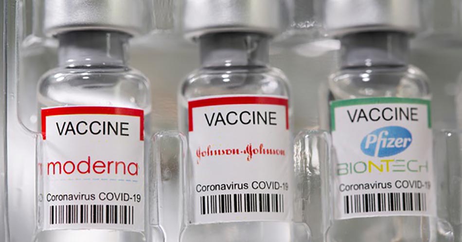FDA Hoa Kỳ cấp phép các mũi tăng cường vắc xin với Moderna, J&J,