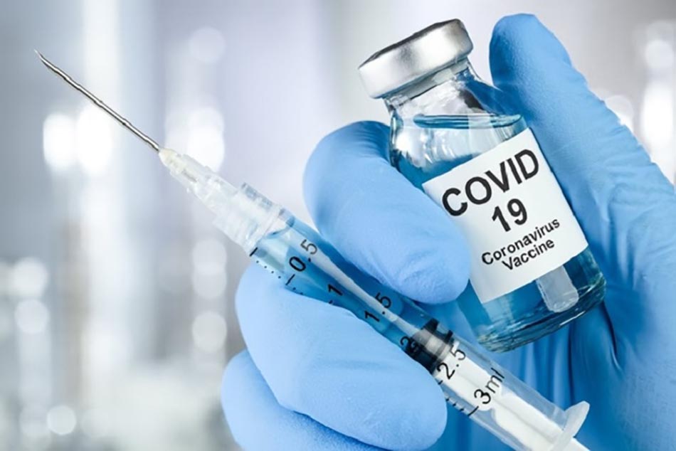 Vắc xin chủng ngừa nhiễm COVID-19 bảo vệ khả năng gấp 5 lần so với miễn dịch tự nhiên.