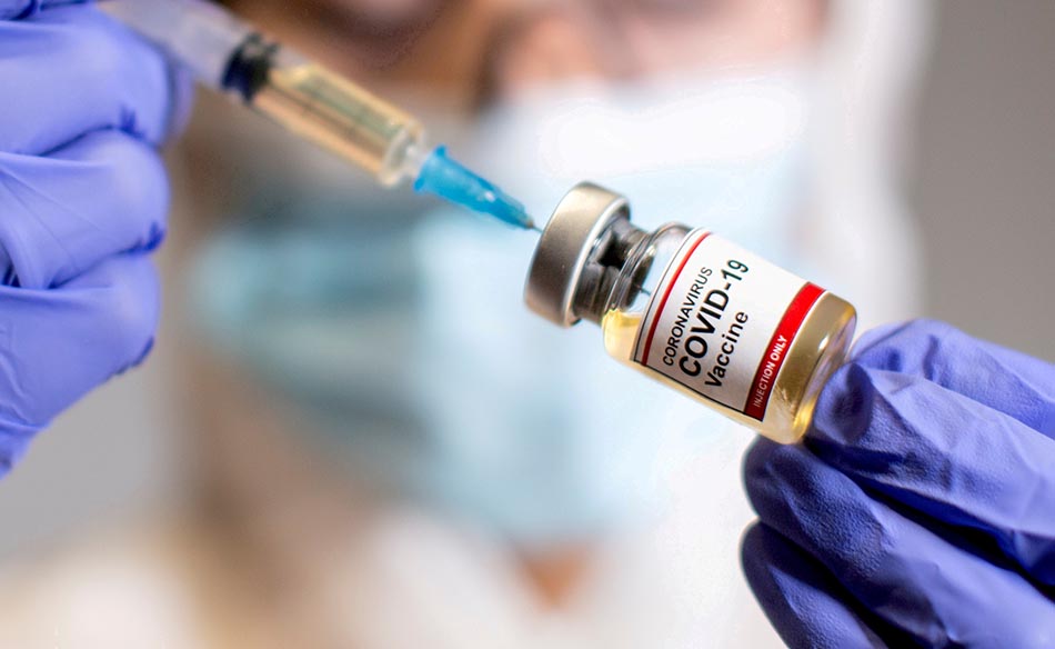 Khuyến cáo bệnh nhân suy giảm miễn dịch có thể cần liều thứ 3 tiêm vắc xin COVID-19.