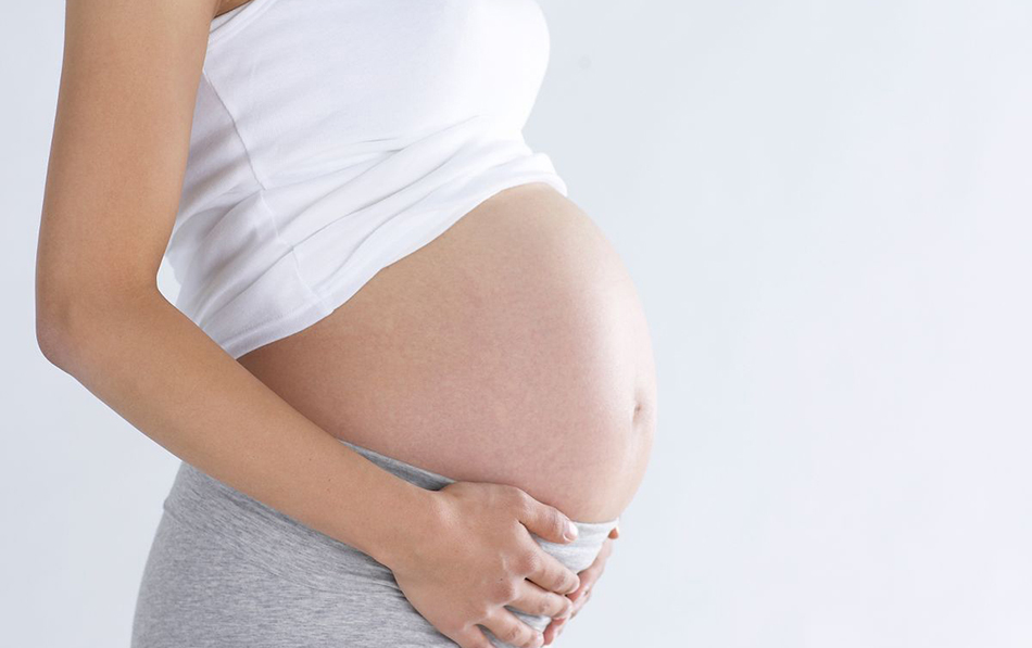 CDC Hoa Kỳ đưa khuyến cáo phụ nữ mang thai tiêm vắc xin COVID-19.