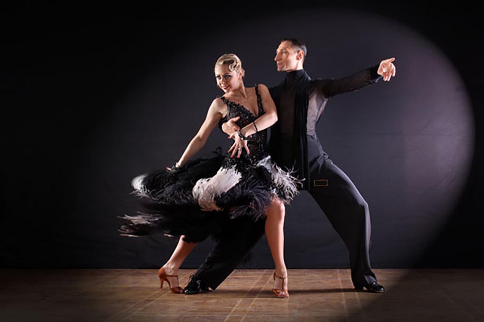 Thực hành nhảy salsa và cha-cha-cha có thể tăng cường sức khỏe não bộ ở người lớn tuổi, theo nghiên cứu mới nêu lên.